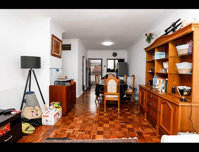 2 BEDROOM APARTMENT FOR SALE IN ESSENWOOD